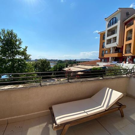Marina Cape Superior Apartment Aheloy Bagian luar foto